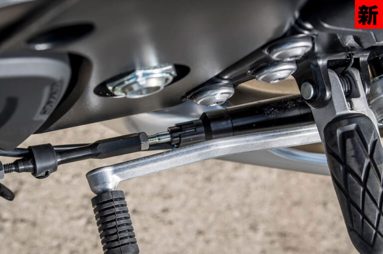 新型スズキ ハヤブサ|クイックシフター|新旧ハヤブサ比較インプレッション〈峠編〉【接地感抜群の新型は寝るのも切り返しも速い!】