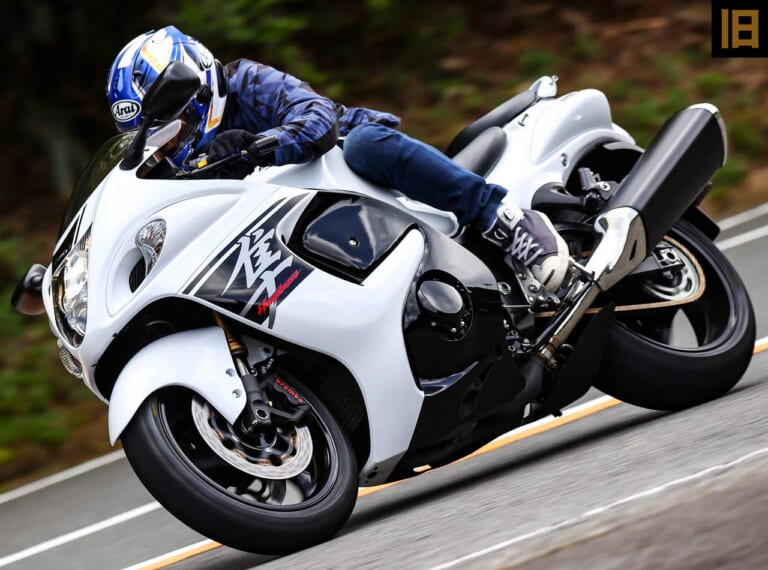 旧型2代目スズキ ハヤブサ|新旧ハヤブサ比較インプレッション〈峠編〉【接地感抜群の新型は寝るのも切り返しも速い!】