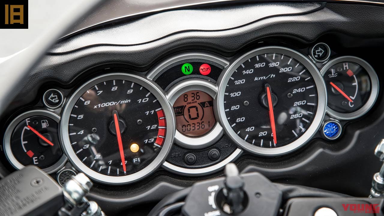 スズキ旧型2代目ハヤブサ|メーター|新旧ハヤブサ、燃費はどちらが上? 計器類の進化は? 2人乗りの乗り心地は? 【ココも気になる徹底比較】