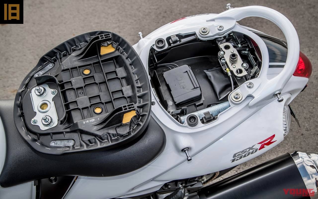 |新旧ハヤブサ、燃費はどちらが上? 計器類の進化は? 2人乗りの乗り心地は? 【ココも気になる徹底比較】