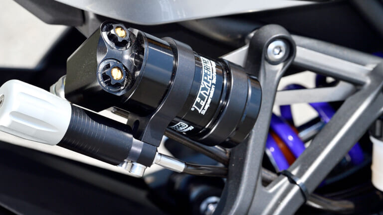 アクティブカスタムZX-25R|リヤサスペンション|アクティブ ニンジャZX-25Rストリートカスタムスタイル見参!!【ワイドタイヤで別格の安心感】