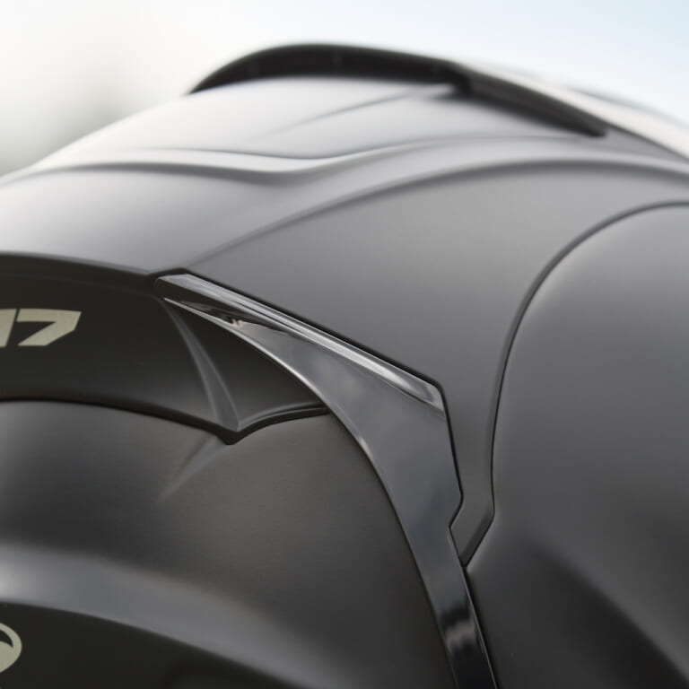 フルフェイスヘルメット|Kabuto F-17|ウェイクスタビライザー|軽い、ブレない、曇らない!! Kabuto新型フルフェイスヘルメット「F-17」試用インプレッション