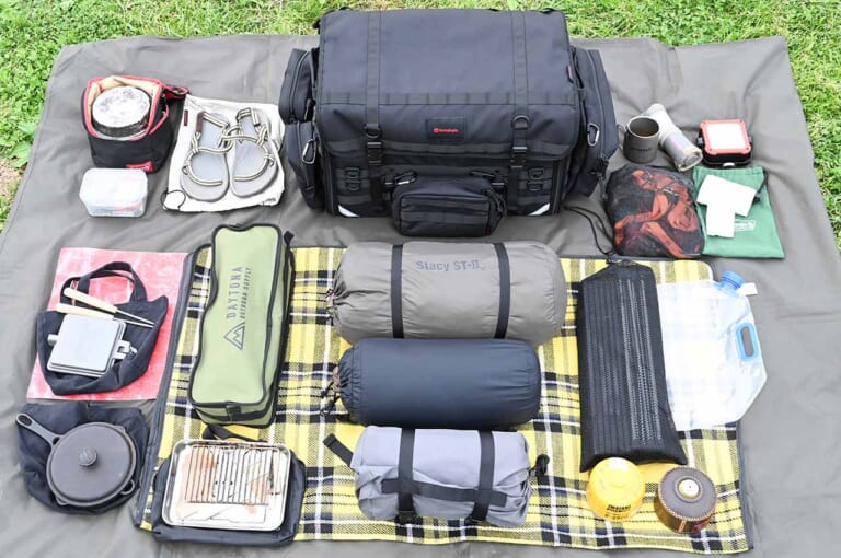 バイクでソロキャンプ|荷物|“バイクでソロキャンプ”荷物の量を決める大型シートバッグの選び方【初心者は大きいサイズを選ぶべし】