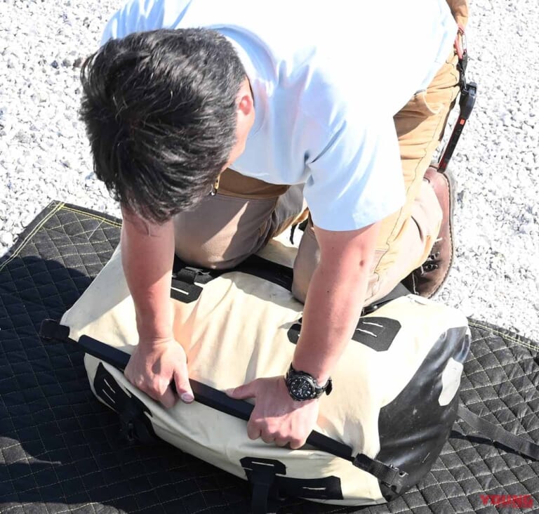 バイクでソロキャンプ|大型シートバッグ|防水タイプ|“バイクでソロキャンプ”荷物の量を決める大型シートバッグの選び方【初心者は大きいサイズを選ぶべし】