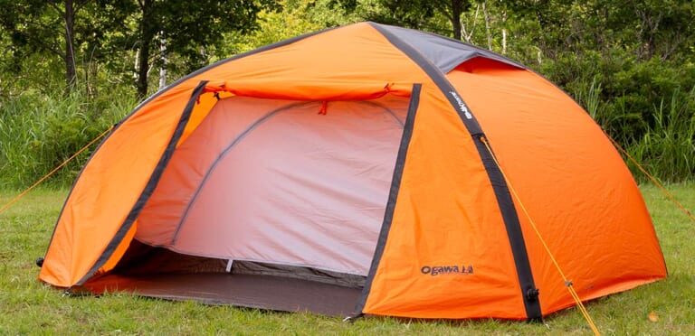 バイクでソロキャンプ|テント|オガワ エアーフレームテント ムース|“バイクでソロキャンプ”失敗しない自立式テントの選び方【初心者は張りやすさを重視すべし】