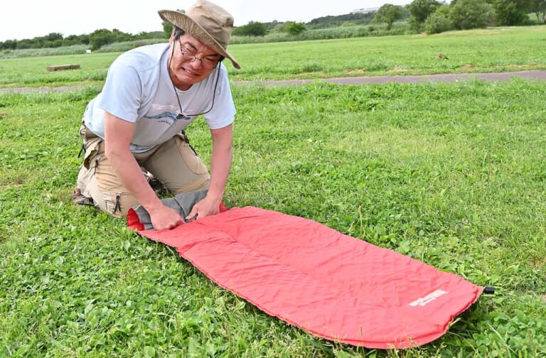 バイクでソロキャンプ|エアマット|バイクでキャンプツーリング:失敗しないマットの選び方&おすすめ3選