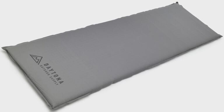 バイクでソロキャンプ|デイトナ インフレータブルマット|バイクでキャンプツーリング:失敗しないマットの選び方&おすすめ3選
