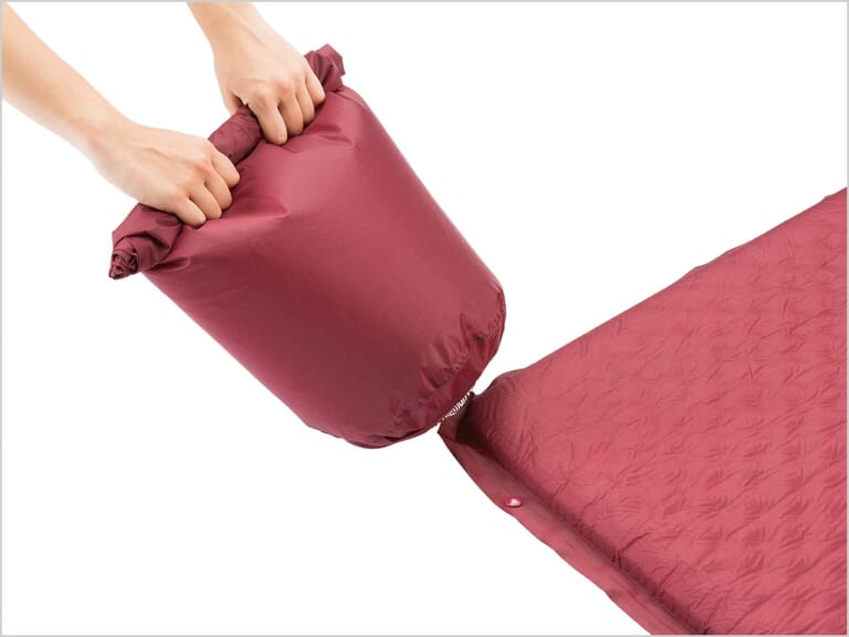 バイクでソロキャンプ|コールマン キャンパーインフレーターマット シングルIII|バイクでキャンプツーリング:失敗しないマットの選び方&おすすめ3選