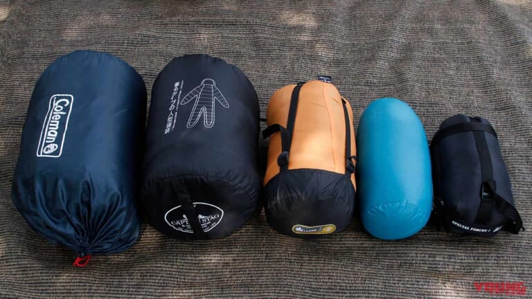 バイクでソロキャンプ|シュラフの選び方|伸縮性|バイクでキャンプツーリング:失敗しないシュラフの選び方&おすすめ3選