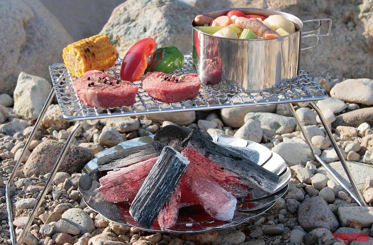 バイクでソロキャンプ|焚き火台|キャプテンスタッグ ステンレスイージーファイアベース|“バイクでソロキャンプ”失敗しない焚き火台の選び方【キャンプの花形には徹底的にこだわれ!】