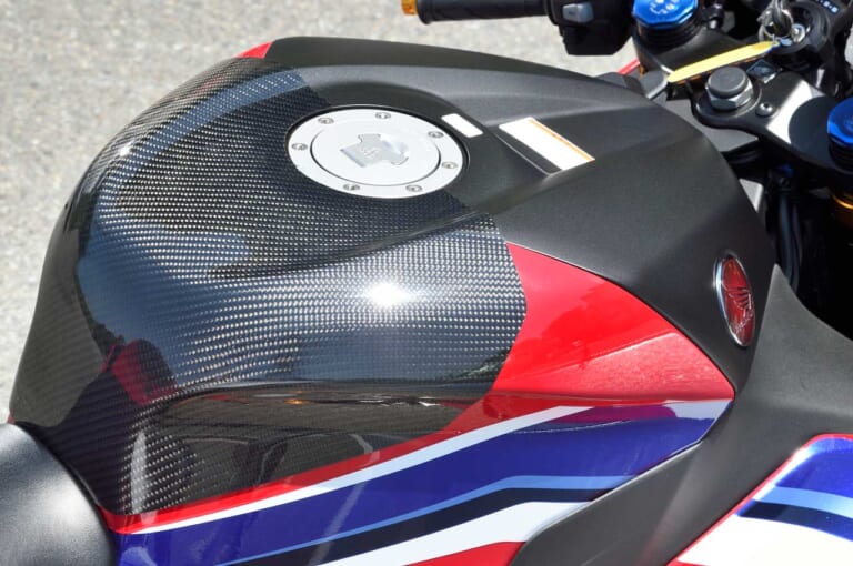 マジカルレーシングCBR600RR|タンクエンド|CBR600RRベース車の素性を活かした高機能ボディパーツ〈マジカルレーシング〉