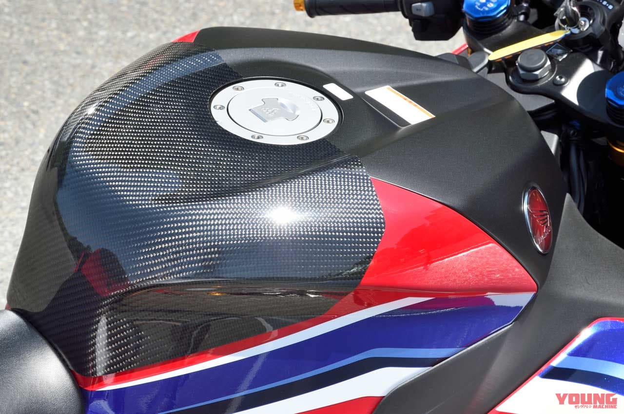 |CBR600RRベース車の素性を活かした高機能ボディパーツ〈マジカルレーシング〉