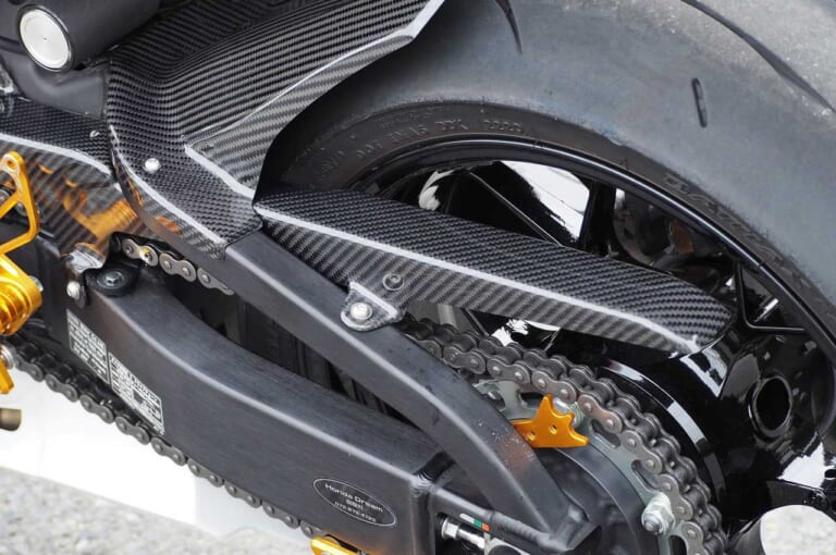 マジカルレーシングCBR600RR|チェーンガード|CBR600RRベース車の素性を活かした高機能ボディパーツ〈マジカルレーシング〉