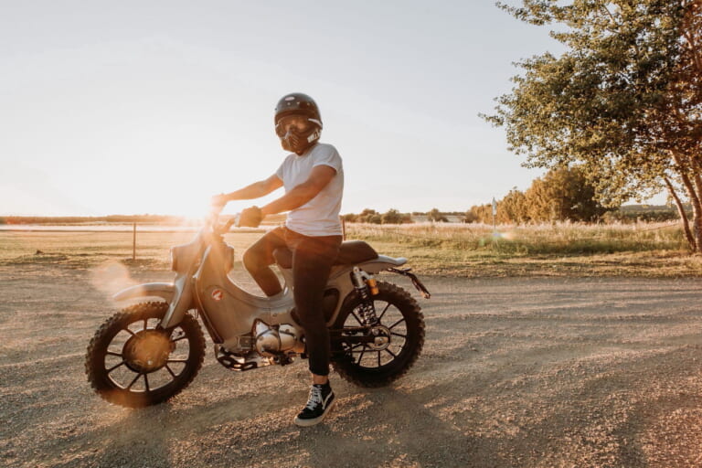 Honda Italy × MAAN Motocicli Audaci SUPER CUB 125X|ホンダ「スーパーカブ125X」登場! 実車はサルディーニャ島イベントとEICMAで公開