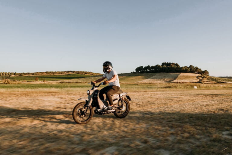 Honda Italy × MAAN Motocicli Audaci SUPER CUB 125X|ホンダ「スーパーカブ125X」登場! 実車はサルディーニャ島イベントとEICMAで公開