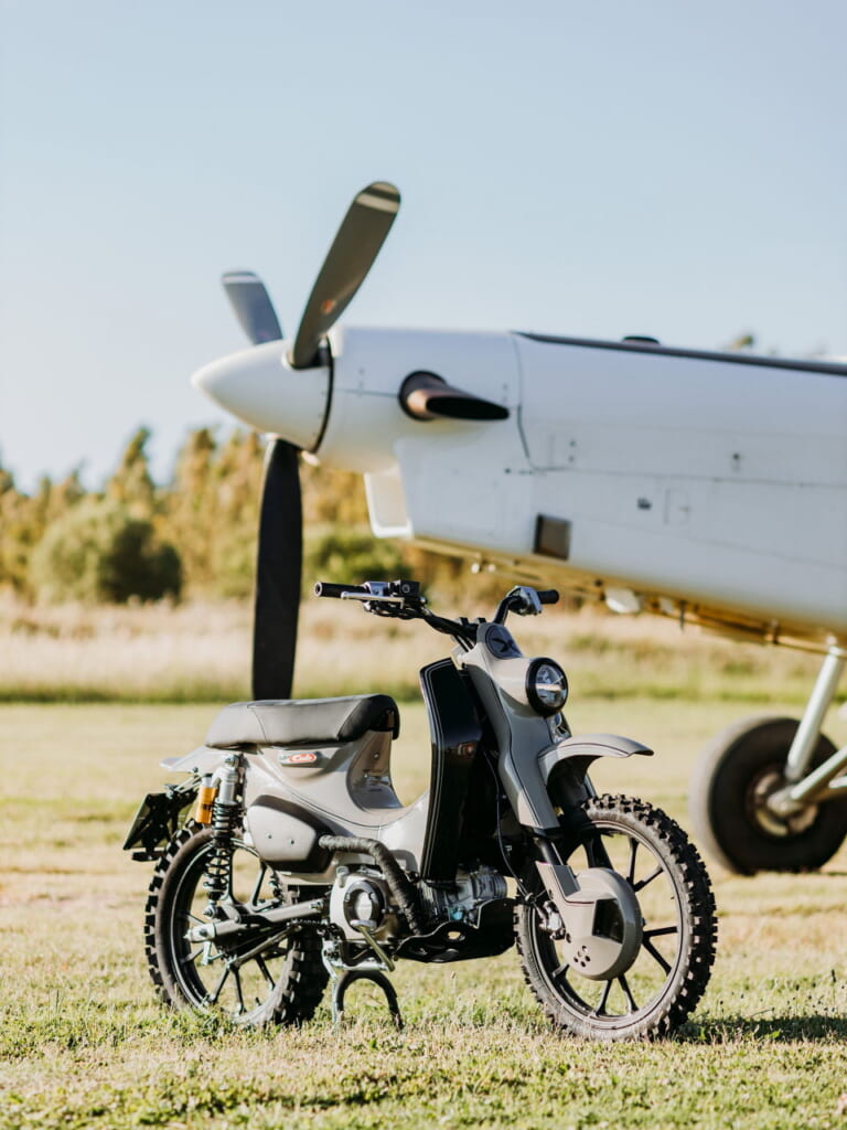 Honda Italy × MAAN Motocicli Audaci SUPER CUB 125X|ホンダ「スーパーカブ125X」登場! 実車はサルディーニャ島イベントとEICMAで公開