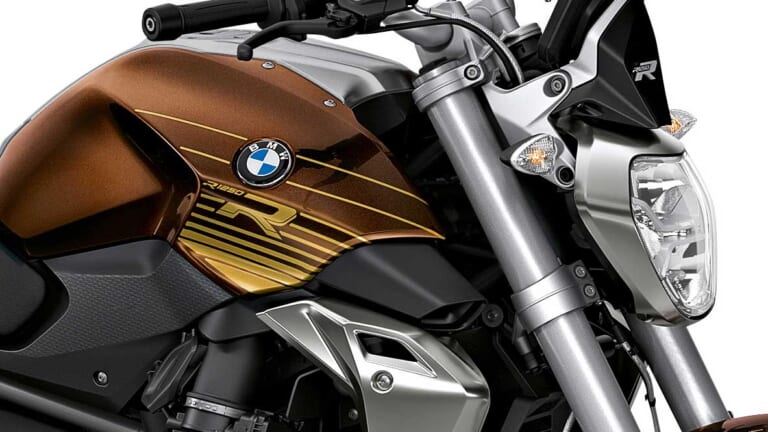 BMW R1250R:快適に振り回せる大人の万能ロードスター〈新型バイクカタログ〉│WEBヤングマシン|最新バイク情報