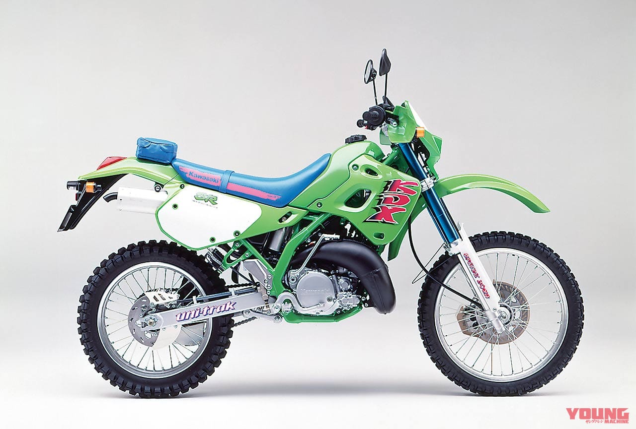 緑一色のカワサキ2スト発煙党 厳選5台 愛と青春のオフロードバイクを振り返る Webヤングマシン 新車バイクニュース 緑一色のカワサキ2スト発煙党 厳選5台 愛と青春のオフロードバイクを振り返る Webヤングマシン 新車バイクニュース