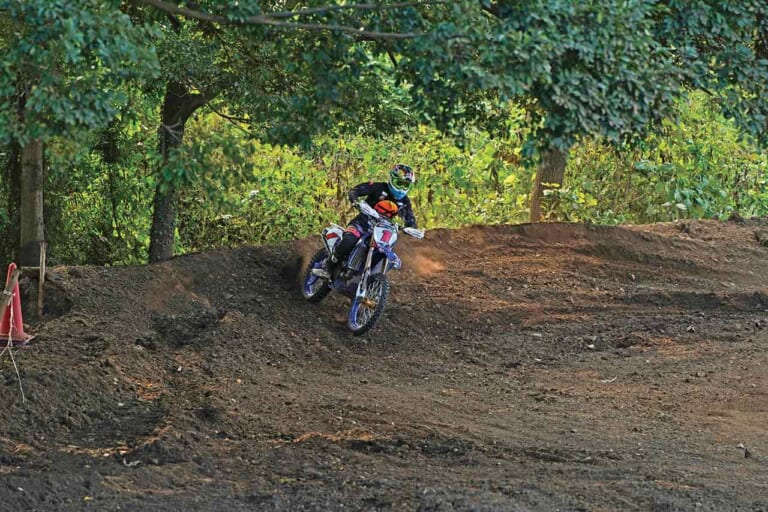 渡辺学のオフロードライディング指南|フープス|モトクロスヴィレッジ|進入角度|コブが連続するセクション=フープスにチャレンジしてみよう!!〈渡辺学のオフロードライディング指南〉