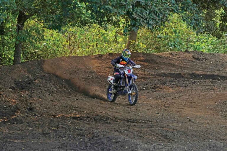 渡辺学のオフロードライディング指南|フープス|モトクロスヴィレッジ|進入角度|コブが連続するセクション=フープスにチャレンジしてみよう!!〈渡辺学のオフロードライディング指南〉