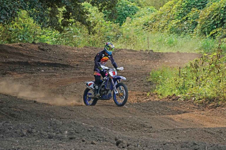 渡辺学のオフロードライディング指南|フープス|モトクロスヴィレッジ|進入角度|コブが連続するセクション=フープスにチャレンジしてみよう!!〈渡辺学のオフロードライディング指南〉