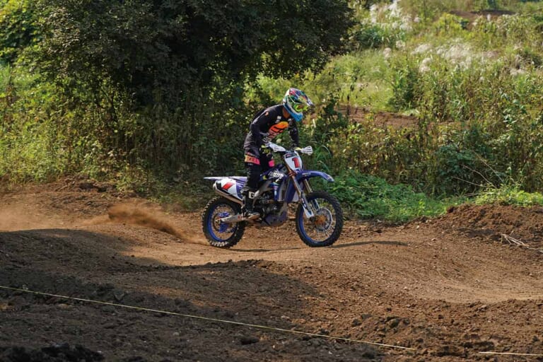 渡辺学のオフロードライディング指南|フープス|モトクロスヴィレッジ|飛ばずに通過する|コブが連続するセクション=フープスにチャレンジしてみよう!!〈渡辺学のオフロードライディング指南〉