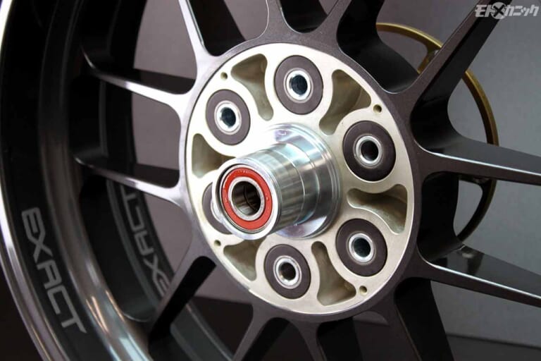 ADVANTAGE EXAC|リアハブ|V-MAXオーナーに朗報! アドバンテージのEXACTホイール換装で重い車体が生まれ変わる