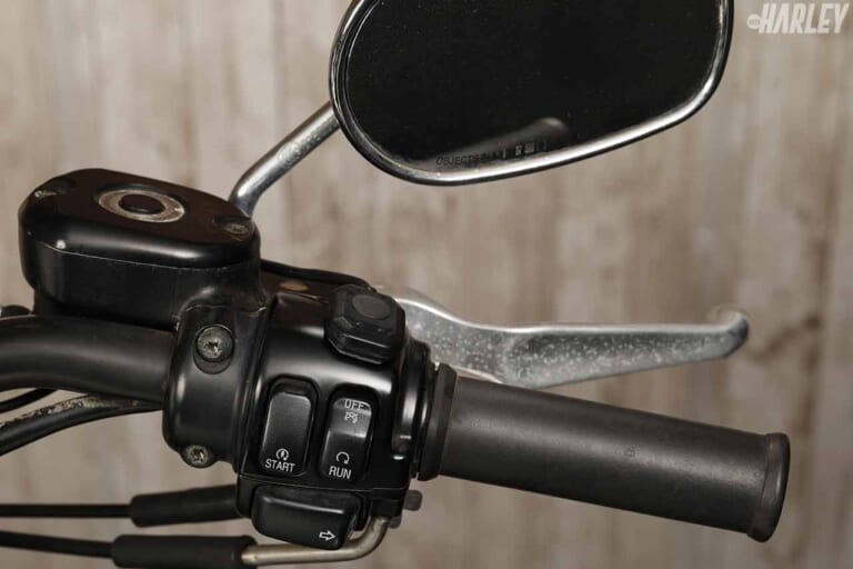 ドライブレコーダー|ミツバサンコーワ EDR-21Gα|スイッチ|前後カメラの定番ドラレコがさらに進化! 安全ライディングの必需品〈ミツバサンコーワ EDR-21Gα〉