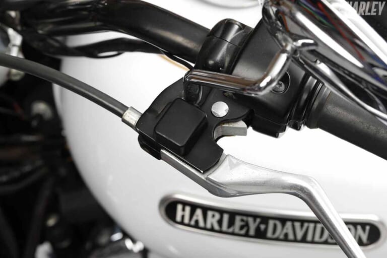 ドライブレコーダー|ミツバサンコーワ EDR-21Gα|GPSアンテナ|前後カメラの定番ドラレコがさらに進化! 安全ライディングの必需品〈ミツバサンコーワ EDR-21Gα〉