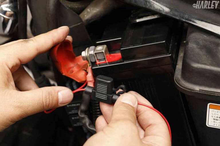 ドライブレコーダー|ミツバサンコーワ EDR-21Gα取付|同梱ヒューズ|前後カメラの定番ドラレコがさらに進化! 安全ライディングの必需品〈ミツバサンコーワ EDR-21Gα〉