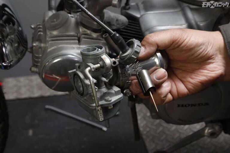 キャブレター車のガス抜き|6Vモンキー|キャブボディ取り外し|しばらく乗る予定のないキャブレター車は”ガソリンを抜いておく”のが鉄則