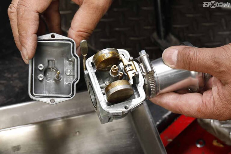 キャブレター車のガス抜き|キャブレター分解|フロートチャンバー取り外し|しばらく乗る予定のないキャブレター車は”ガソリンを抜いておく”のが鉄則