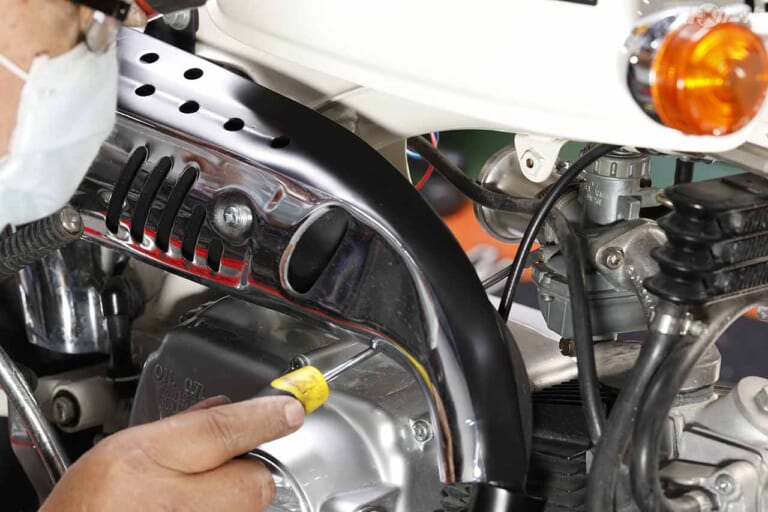 キャブレター車のガス抜き|6Vモンキー|部品を復元|しばらく乗る予定のないキャブレター車は”ガソリンを抜いておく”のが鉄則