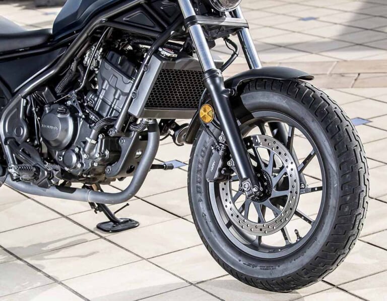 ホンダレブル250の人気を分析|フロント部|ホンダ レブル250が売れるのは”抜群の足着き性”にアリ!!【丸山浩の人気車分析】