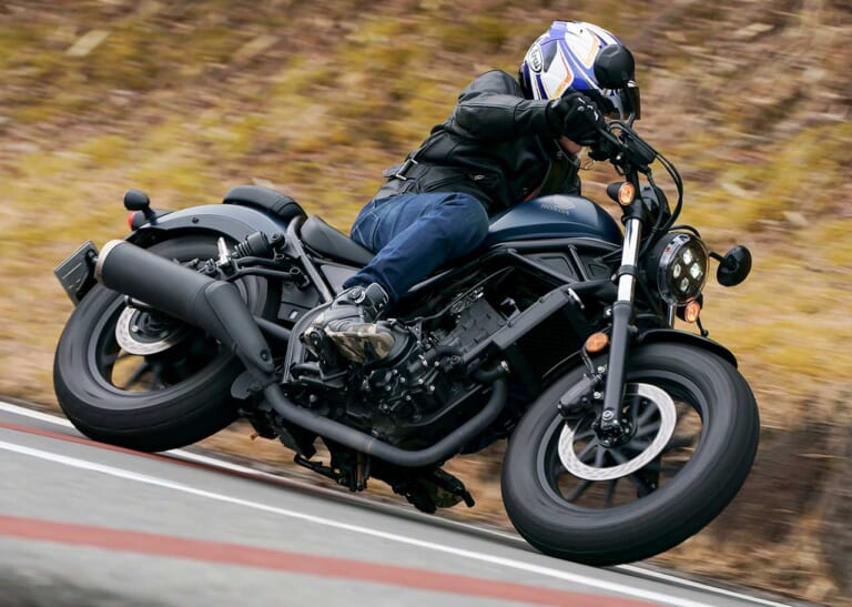 ホンダレブル250試乗インプレッション|ホンダ レブル250が売れるのは”抜群の足着き性”にアリ!!【丸山浩の人気車分析】