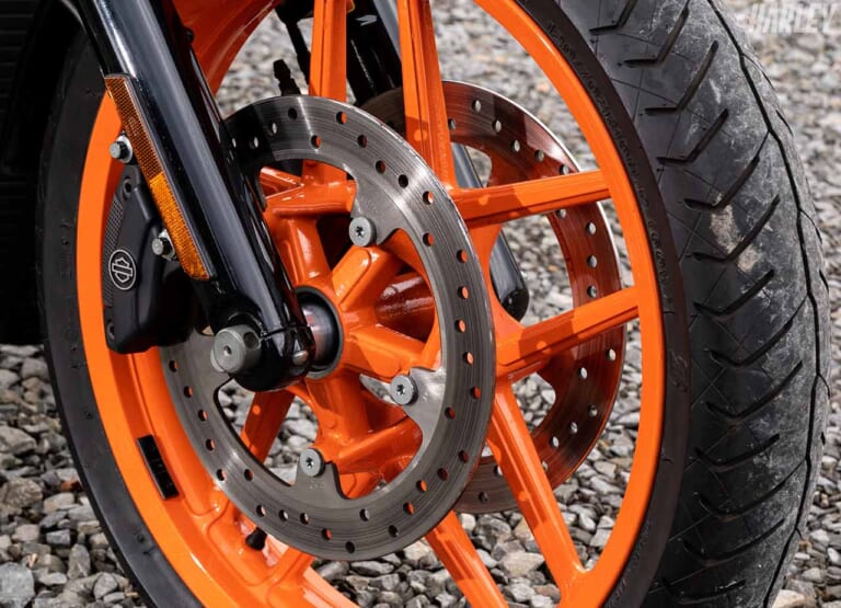 ハーレーダビッドソン VRSCDXナイトロッドスペシャル by HDブイモンスター|フロントホイール|ハーレーカスタムトレンドニュース:磨きをかけた近未来フォルム! ’07 VRSCDX ナイトロッドスペシャル