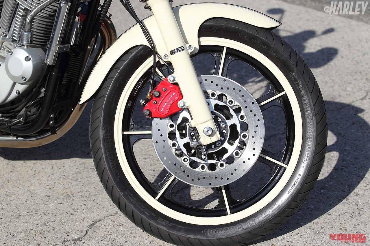 ハーレーカスタム・サンダンス エボニー&アイボリー|フロントまわり|ハーレーカスタム・サンダンス エボニー&アイボリー【車体の完成度の高さに見る達人の技の凄み】