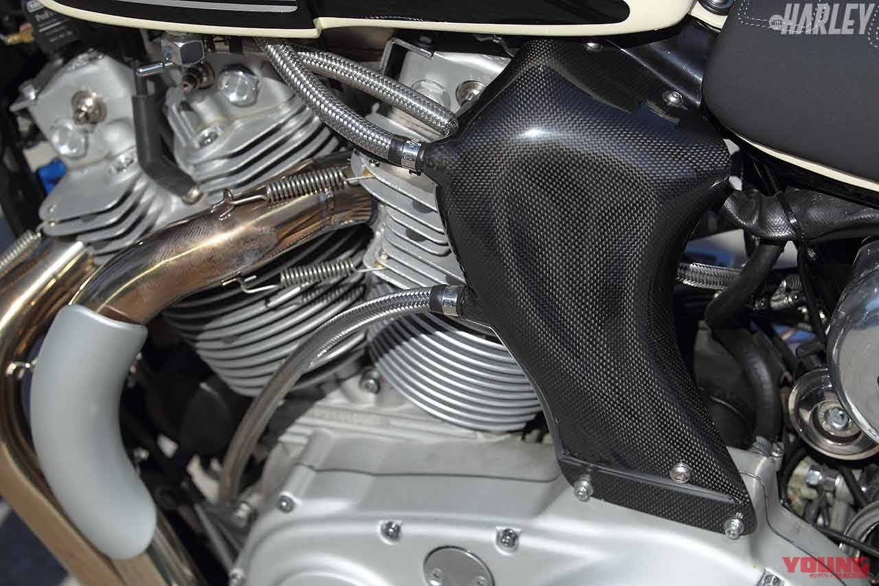 ハーレーカスタム・サンダンス エボニー&アイボリー|ニーグリッパー|ハーレーカスタム・サンダンス エボニー&アイボリー【車体の完成度の高さに見る達人の技の凄み】