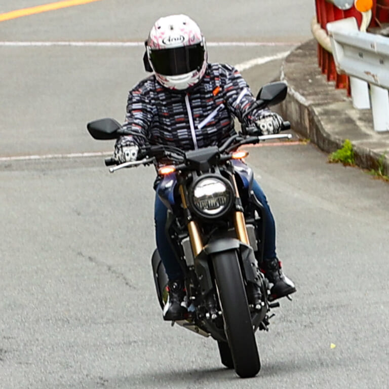 ホンダCB250R|岡崎静夏|岡崎静夏のホンダCB250R試乗インプレッション【シンプル構成だからこそ基本を学べるバイク】