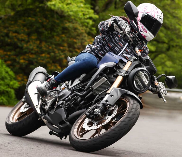 ホンダCB250R|岡崎静夏|岡崎静夏のホンダCB250R試乗インプレッション【シンプル構成だからこそ基本を学べるバイク】