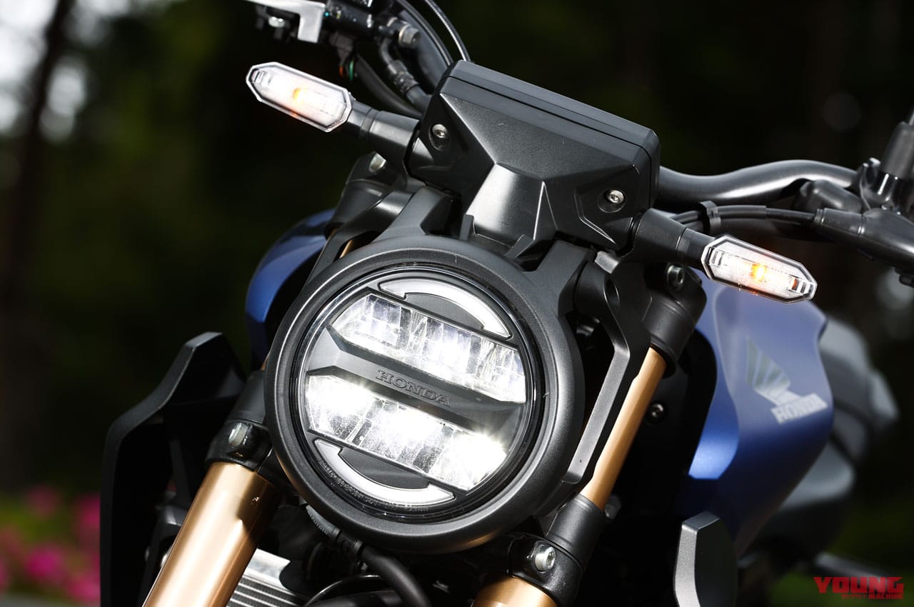 ホンダ CB250R|ヘッドライト|ホンダCB250Rディテール写真解説【スポーツライディングのスタートにふさわしい基礎マシン】