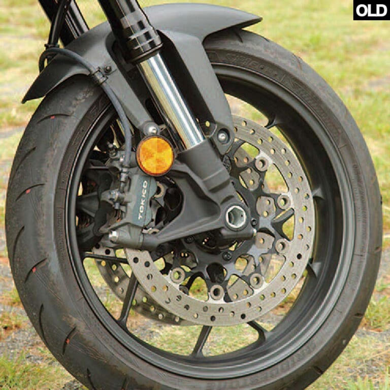 ホンダCB1000R|旧型フロントまわり|ホンダCB1000R試乗インプレッション【電脳強化でより近未来的に】