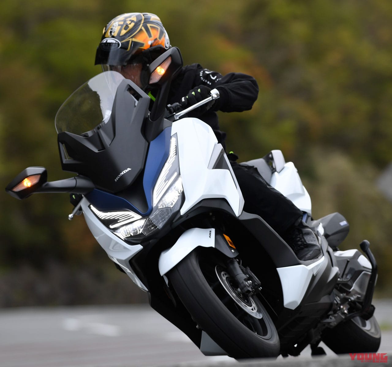 ホンダ フォルツァ試乗インプレッション【優秀な操縦安定性を継承 