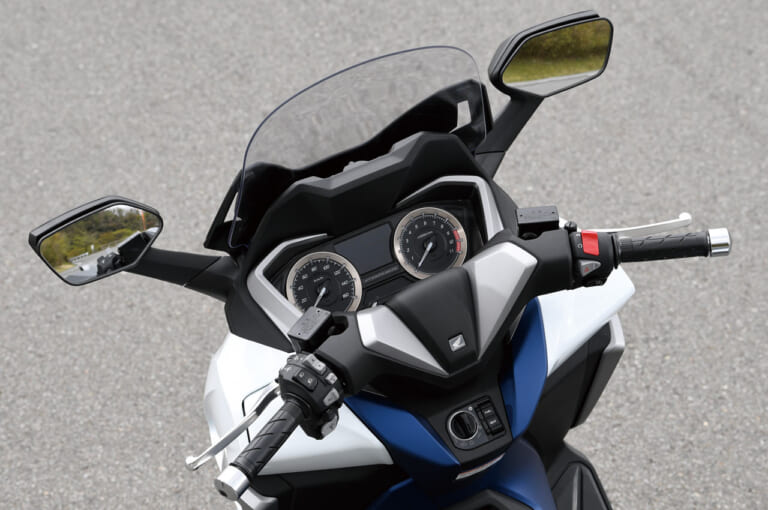 ホンダ フォルツァ|ハンドルまわり|ホンダ フォルツァ試乗インプレッション【優秀な操縦安定性を継承。これぞ正常進化の極み】