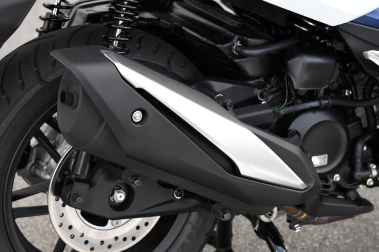 ホンダ フォルツァ|マフラー|ホンダ フォルツァ試乗インプレッション【優秀な操縦安定性を継承。これぞ正常進化の極み】