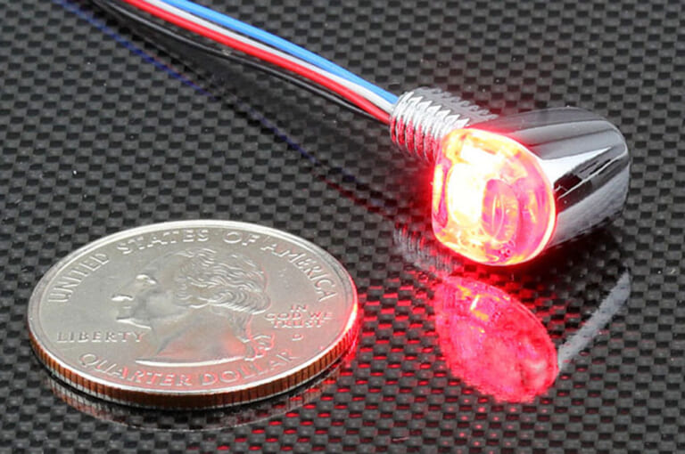 キジマ|ウインカー&テールランプNANOコンビランプ クロームメッキ|目立たないのに主張する! 車検対応の極小LEDウインカーにクールなメッキ仕様が登場〈キジマ〉