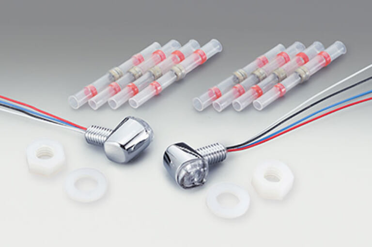 キジマ|ウインカーランプNANO|目立たないのに主張する! 車検対応の極小LEDウインカーにクールなメッキ仕様が登場〈キジマ〉