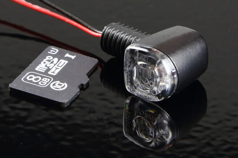 キジマ|ウインカーランプNANO|目立たないのに主張する! 車検対応の極小LEDウインカーにクールなメッキ仕様が登場〈キジマ〉