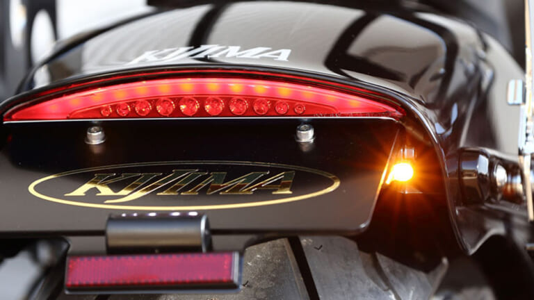 キジマ|ウインカーランプNANO|目立たないのに主張する! 車検対応の極小LEDウインカーにクールなメッキ仕様が登場〈キジマ〉