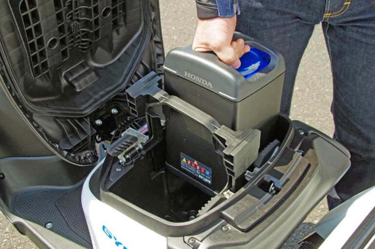 ホンダ ジャイロe:|ホンダモバイルパワーパック装填|乗って楽しい業務用電動3輪スクーター・ホンダ ジャイロe:試乗インプレッション